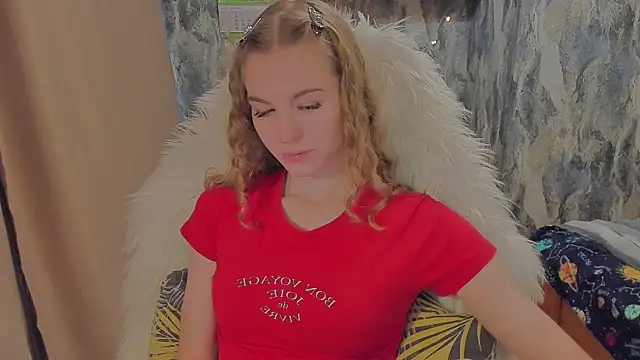 JuxxxsyBunx online show from December 5, 2025, 6:45 am