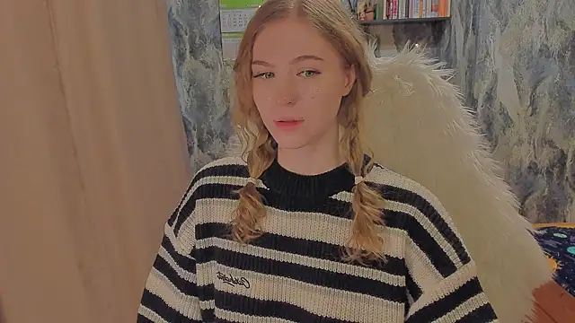 JuxxxsyBunx online show from December 4, 2025, 6:12 am