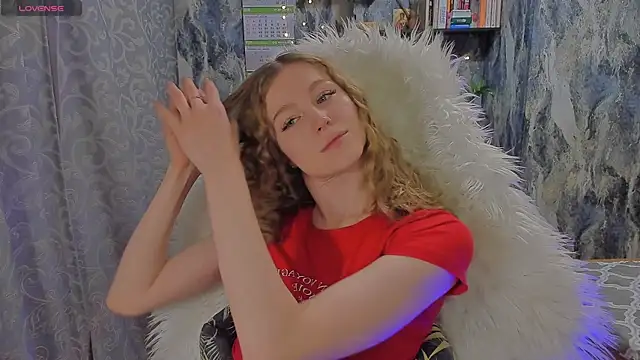 JuxxxsyBunx online show from October 4, 2025, 12:07 pm