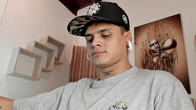 Snapshot of Myk3xx chatting on December 12, 2024, 1:43 am Myk3xx online show from December 12, 2024, 1:43 am