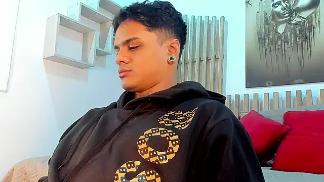 Snapshot of Myk3xx chatting on December 27, 2024, 12:12 pm Myk3xx online show from December 27, 2024, 12:12 pm