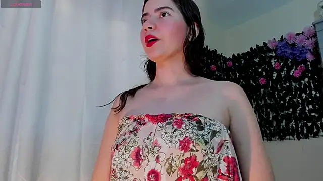 Snapshot of sweetieandjuicyy chatting on June 2, 2026, 6:19 pm sweetieandjuicyy online show from June 2, 2026, 6:19 pm