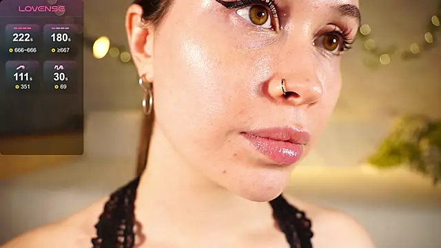 Snapshot of alma_yammy chatting on October 9, 2025, 4:18 pm alma yammy online show from October 9, 2025, 4:18 pm