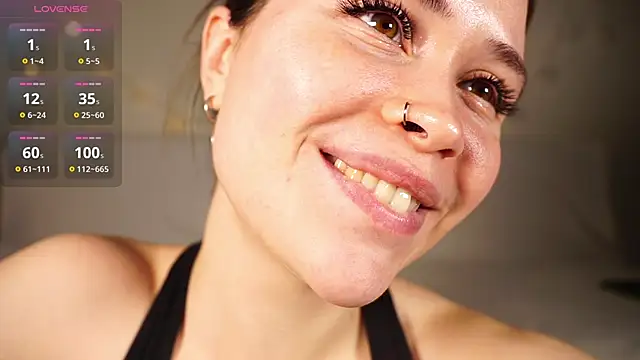 Snapshot of alma_yammy chatting on February 20, 2025, 7:30 pm alma yammy online show from February 20, 2025, 7:30 pm