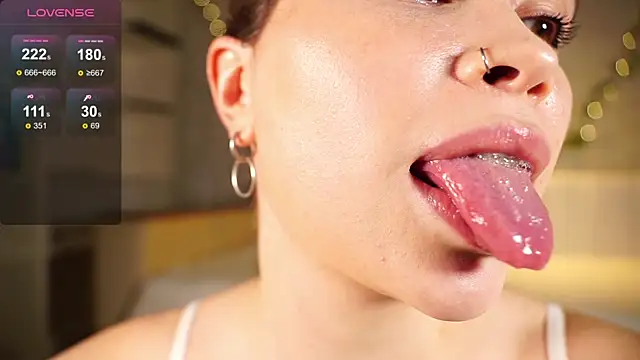 Snapshot of alma_yammy chatting on October 16, 2025, 4:26 pm alma yammy online show from October 16, 2025, 4:26 pm