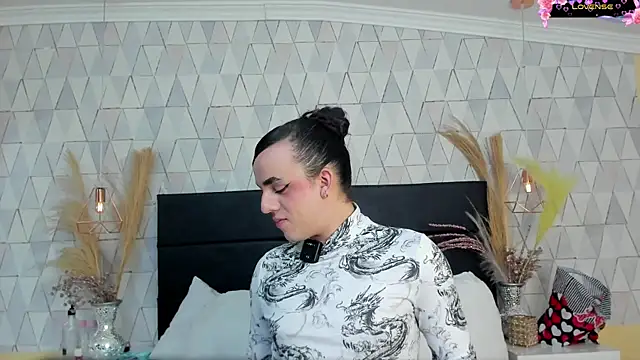 JustinePerry online show from April 8, 2026, 4:25 am