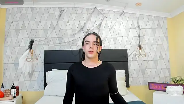 JustinePerry online show from November 3, 2025, 3:56 am