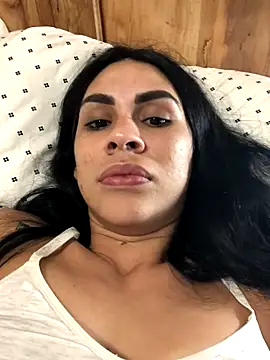 Snapshot of hotroommates chatting on November 24, 2025, 3:39 am hotroommates online show from November 24, 2025, 3:39 am