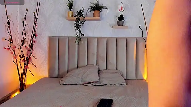 Snapshot of franchescamm chatting on February 16, 2025, 1:03 am franchescamm online show from February 16, 2025, 1:03 am