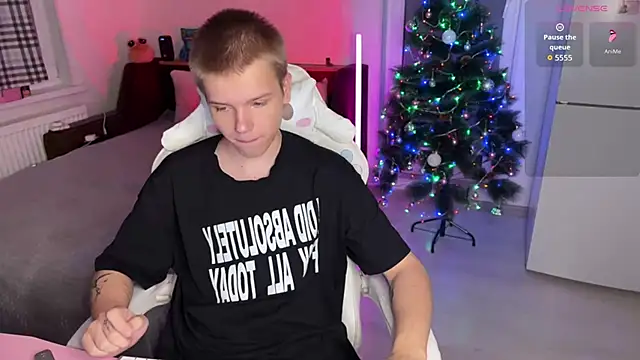 Snapshot of metratok chatting on December 15, 2025, 1:39 pm metratok online show from December 15, 2025, 1:39 pm