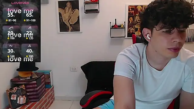 Snapshot of Angelo-cianuro- chatting on February 8, 2026, 11:57 pm Angelo-cianuro- online show from February 8, 2026, 11:57 pm