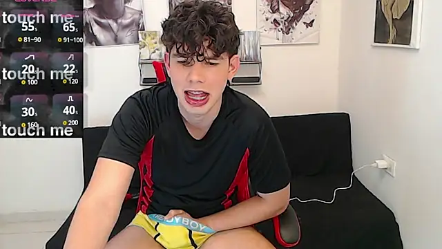 Snapshot of Angelo-cianuro- chatting on April 15, 2026, 12:16 am Angelo-cianuro- online show from April 15, 2026, 12:16 am