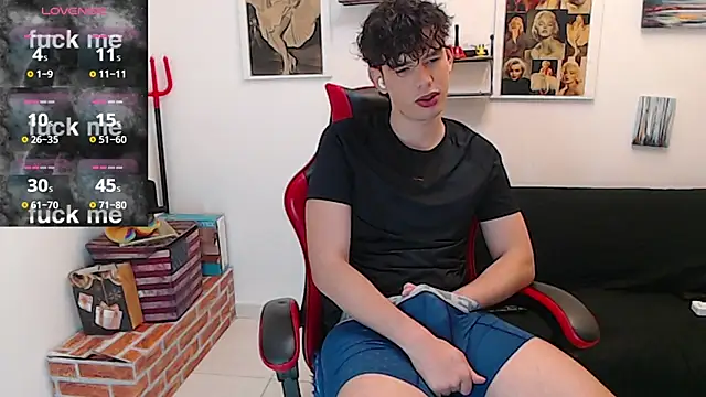 Snapshot of Angelo-cianuro- chatting on February 2, 2026, 11:37 pm Angelo-cianuro- online show from February 2, 2026, 11:37 pm