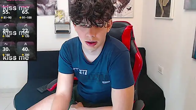 Snapshot of Angelo-cianuro- chatting on March 22, 2026, 10:44 pm Angelo-cianuro- online show from March 22, 2026, 10:44 pm