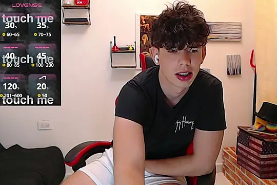 Snapshot of Angelo-cianuro- chatting on December 2, 2025, 10:33 pm Angelo-cianuro- online show from December 2, 2025, 10:33 pm