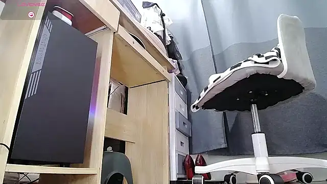 CN-Doudou online show from November 12, 2025, 2:26 am