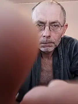 BesterJunge45 online show from February 18, 2025, 9:10 am