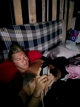 Lovely milk online show from October 29, 2025, 9:36 pm