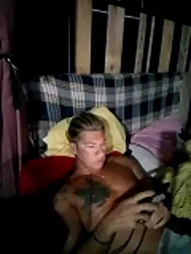 Lovely milk online show from October 31, 2025, 9:00 pm