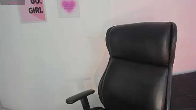 LanaJones  online show from April 8, 2026, 1:01 pm