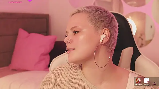 Snapshot of LikaBerry1 chatting on February 22, 2026, 4:08 pm LikaBerry1 online show from February 22, 2026, 4:08 pm