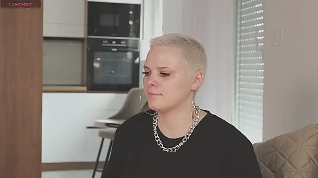 Snapshot of LikaBerry1 chatting on April 15, 2026, 1:15 pm LikaBerry1 online show from April 15, 2026, 1:15 pm