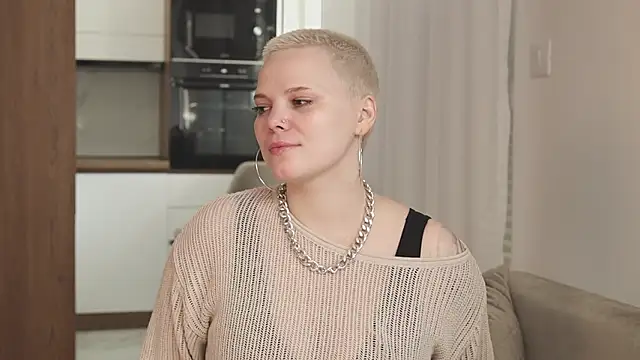 Snapshot of LikaBerry1 chatting on March 25, 2026, 9:08 am LikaBerry1 online show from March 25, 2026, 9:08 am