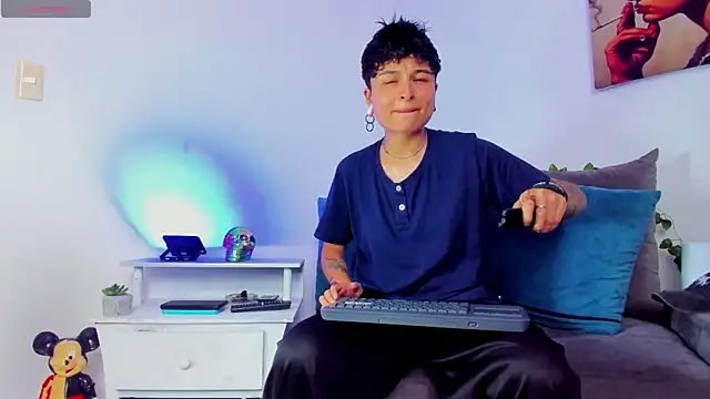 Snapshot of ZuryRamirez_ chatting on February 6, 2025, 7:29 pm ZuryRamirez online show from February 6, 2025, 7:29 pm