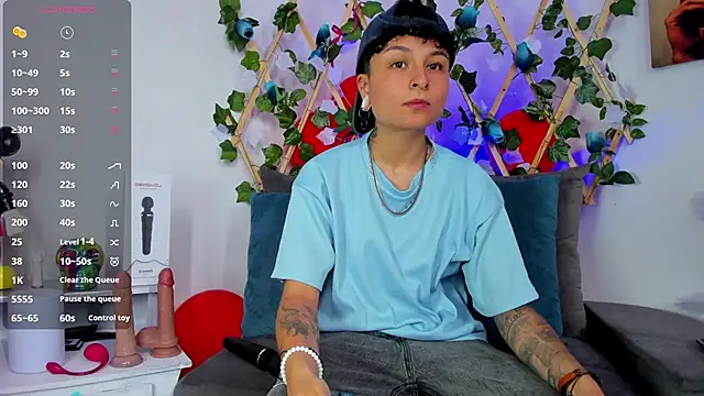 Snapshot of ZuryRamirez_ chatting on February 15, 2025, 7:28 pm ZuryRamirez online show from February 15, 2025, 7:28 pm