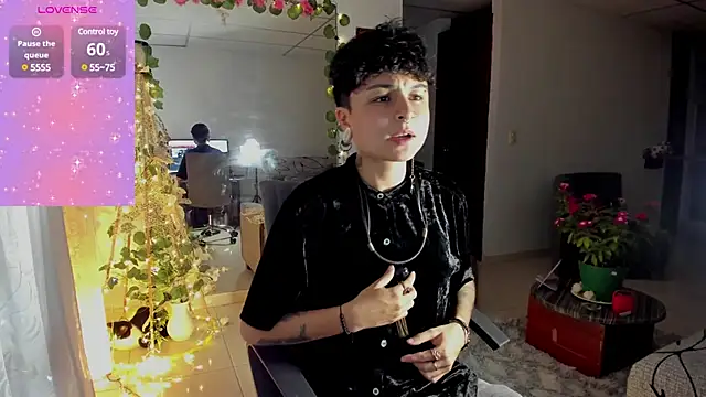 Snapshot of ZuryRamirez_ chatting on February 3, 2025, 11:58 pm ZuryRamirez online show from February 3, 2025, 11:58 pm