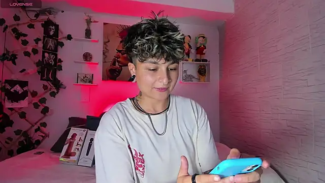 Snapshot of ZuryRamirez_ chatting on October 26, 2025, 9:37 pm ZuryRamirez online show from October 26, 2025, 9:37 pm