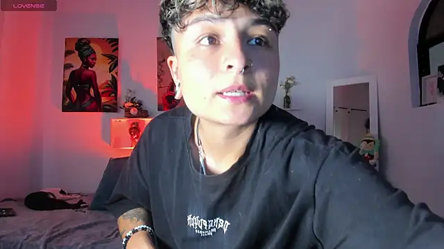 Snapshot of ZuryRamirez_ chatting on November 23, 2025, 8:08 pm ZuryRamirez online show from November 23, 2025, 8:08 pm