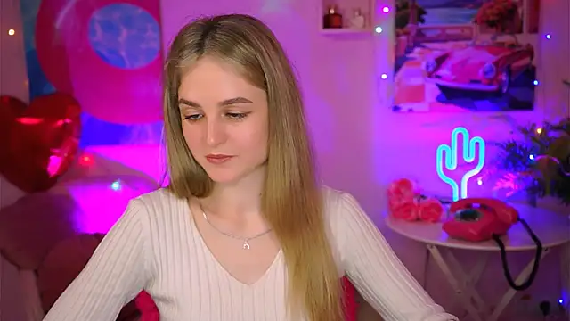 DeboraLarson online show from March 10, 2025, 6:49 am