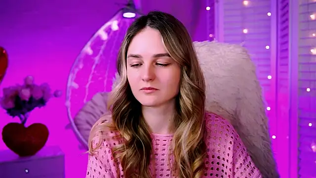 DeboraLarson online show from February 25, 2025, 4:25 pm