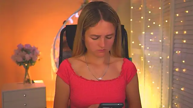 DeboraLarson online show from May 25, 2026, 3:06 am