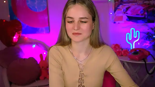 DeboraLarson online show from March 11, 2025, 7:24 am