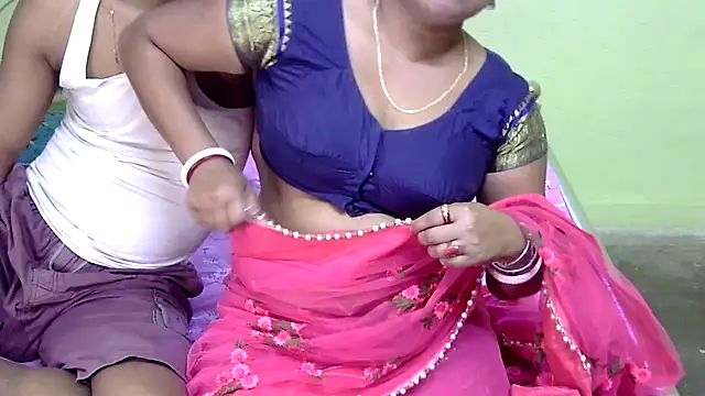 Snapshot of Couple_For_You18 chatting on March 11, 2025, 11:12 am Couple For You18 online show from March 11, 2025, 11:12 am