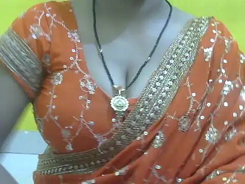 HOT-SEEMAA online show from June 6, 2026, 7:41 pm
