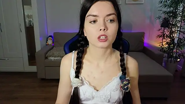 likeamoss online show from May 3, 2026, 10:20 am