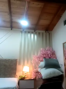 ashley  foxx  online show from January 17, 2026, 1:47 pm