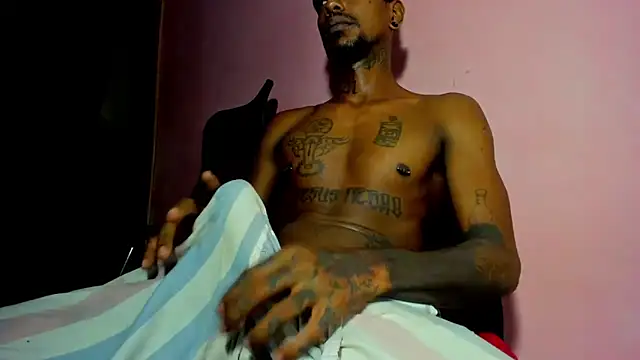 Snapshot of bigblackhotx1 chatting on March 28, 2026, 10:27 am bigblackhotx1 online show from March 28, 2026, 10:27 am