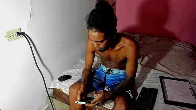 bigblackhotx1 online show from May 28, 2026, 10:32 am