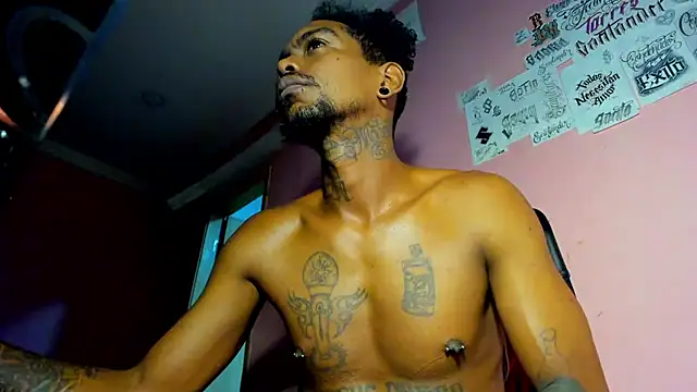 Snapshot of bigblackhotx1 chatting on March 30, 2026, 10:06 am bigblackhotx1 online show from March 30, 2026, 10:06 am