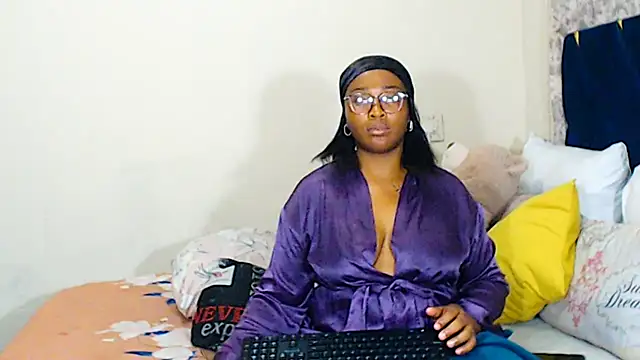 Snapshot of veronica1xxx chatting on April 21, 2026, 1:42 am veronica1xxx online show from April 21, 2026, 1:42 am
