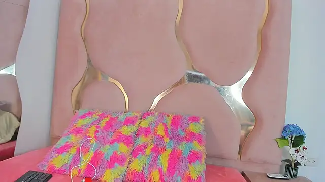 samantaht online show from November 14, 2025, 8:56 pm