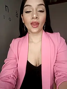 Harper-Avary online show from October 14, 2025, 1:56 pm