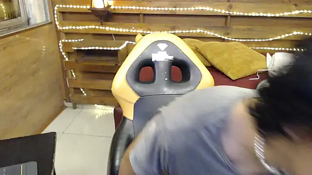 Snapshot of andy_staar chatting on November 13, 2025, 7:29 pm andy staar online show from November 13, 2025, 7:29 pm