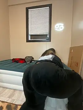 tillymarie34 online show from April 6, 2026, 3:46 am