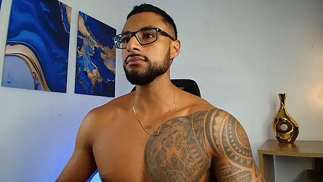 LiamGarcia1 online show from February 5, 2026, 7:32 pm