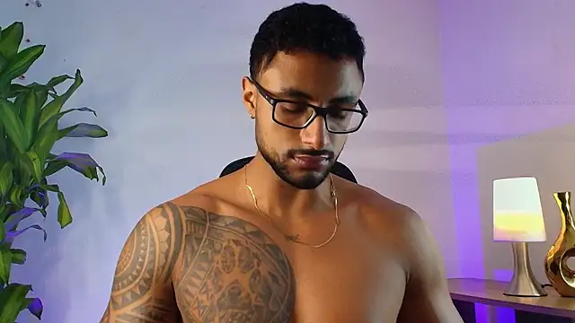 Snapshot of LiamGarcia1 chatting on January 12, 2026, 2:40 am LiamGarcia1 online show from January 12, 2026, 2:40 am